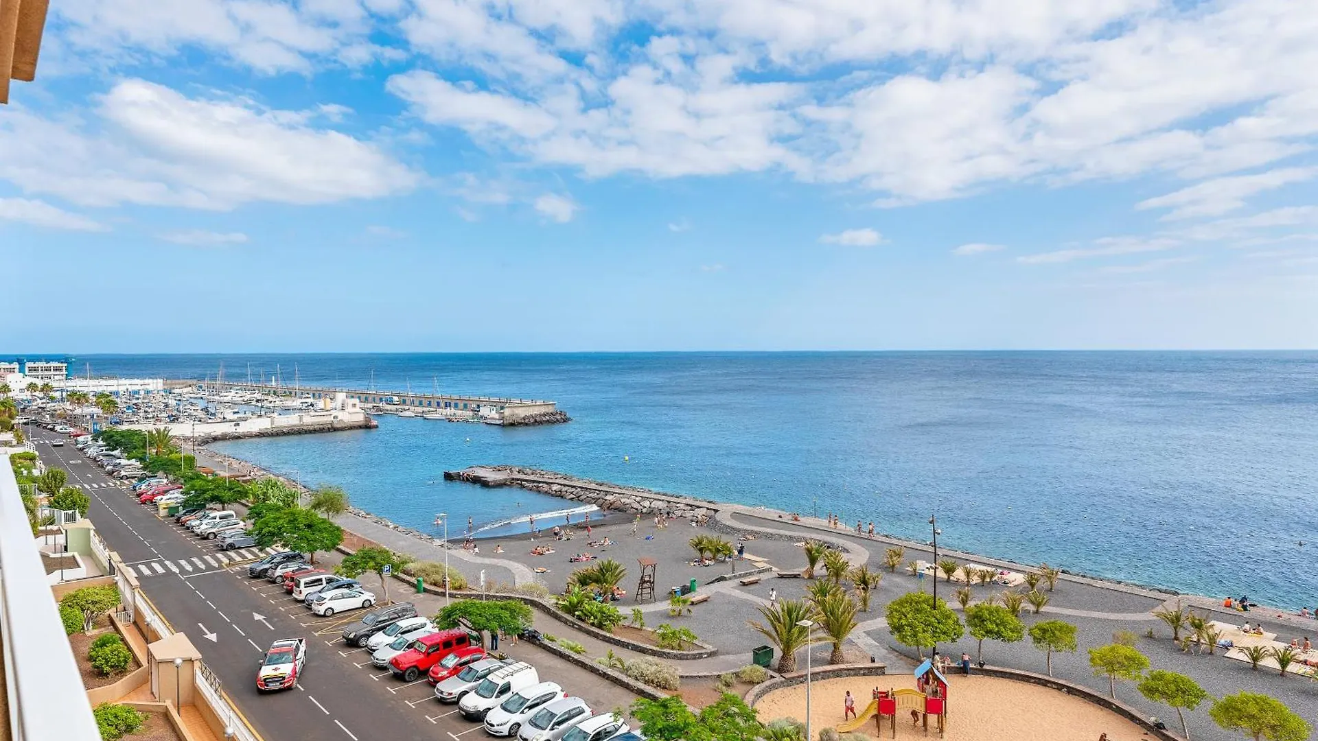 Radazul Frontline Beach Apt With Terrace 0*,  ספרד