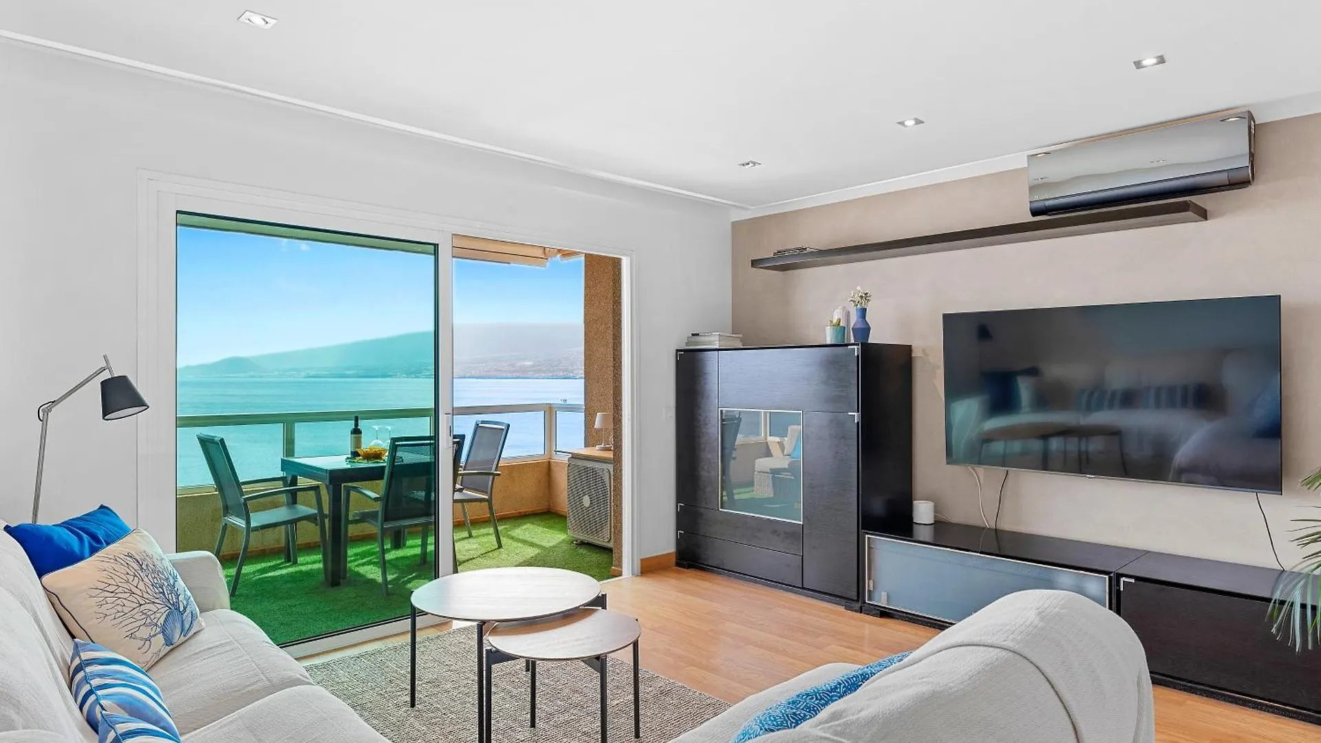 דירה Radazul Frontline Beach Apt With Terrace